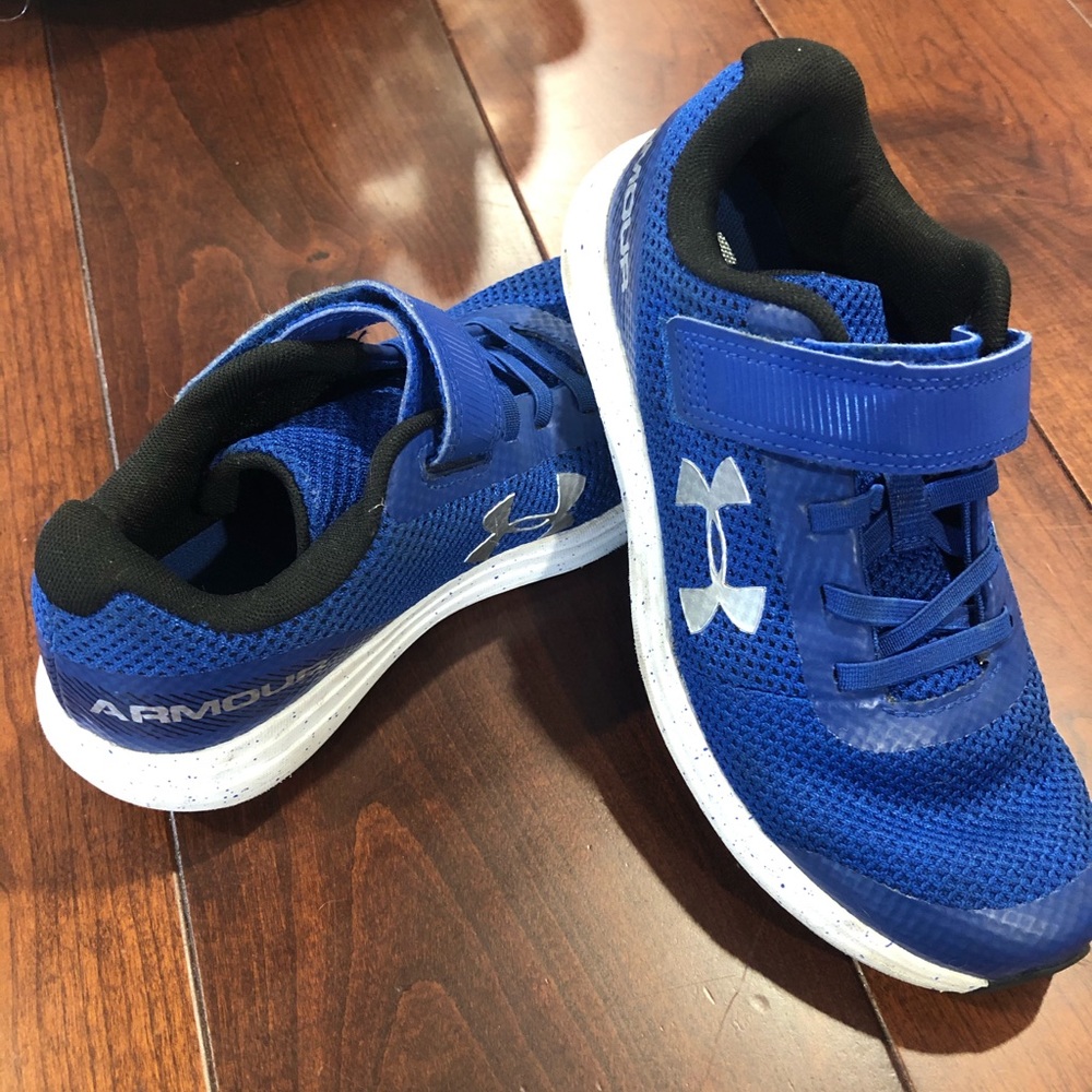 Boys Under armor size 2 sneakers